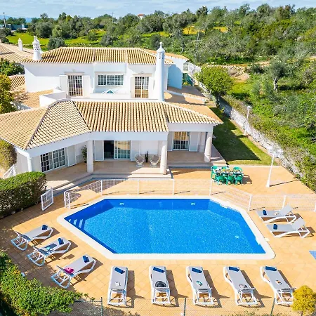 Rose Bay - Refugio Familiar Com Piscina Aquecivel E Bbq Em Villa Albufeira