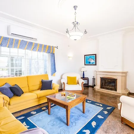 Rose Bay - Refúgio Familiar Com Piscina Aquecível E Bbq Em Villa Albufeira